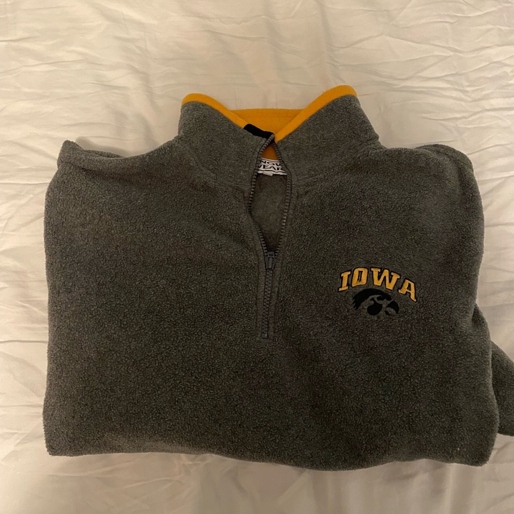 vintage iowa hawkeyes fleece